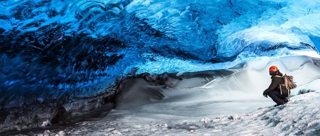 glacier-ice-cave-of-iceland-PWYAVUU